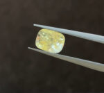 unheated yellow sapphire weighing 3cts originating from Sri Lanka