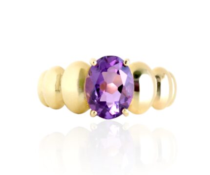 18K OVAL AMETHYST RING