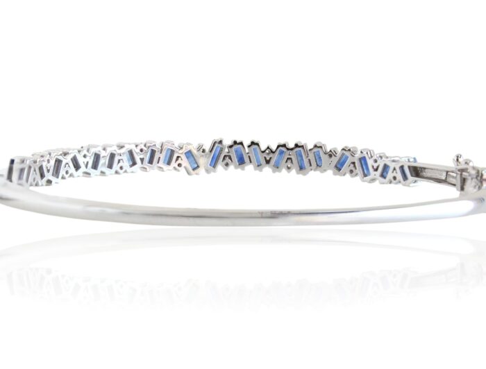 18K NATURAL SAPPHIRE BANGLE