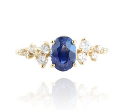 Natural Blue Sapphire Oval Cut Ring in 18K Gold
